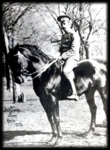 Фото 5 – Рожалин М.И. на лошади.